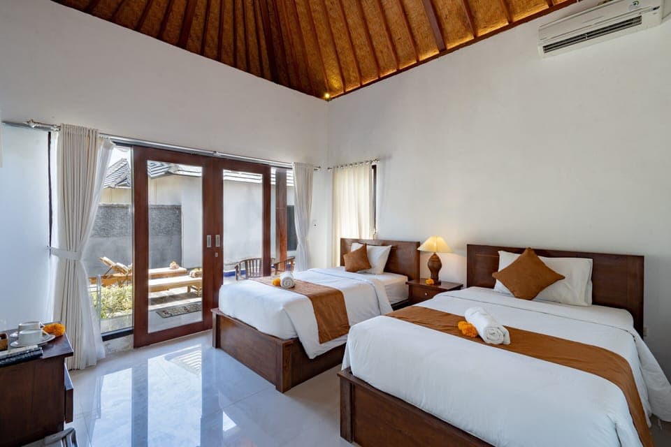 In-room safe, desk, soundproofing, free WiFi