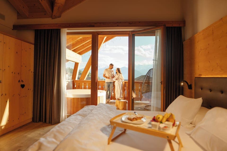 Premium bedding, in-room safe, desk, soundproofing