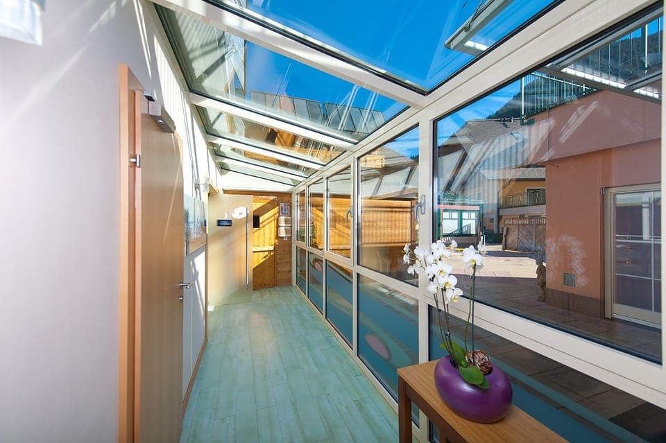 Sauna, hot tub, steam room, body treatments, hot stone massages