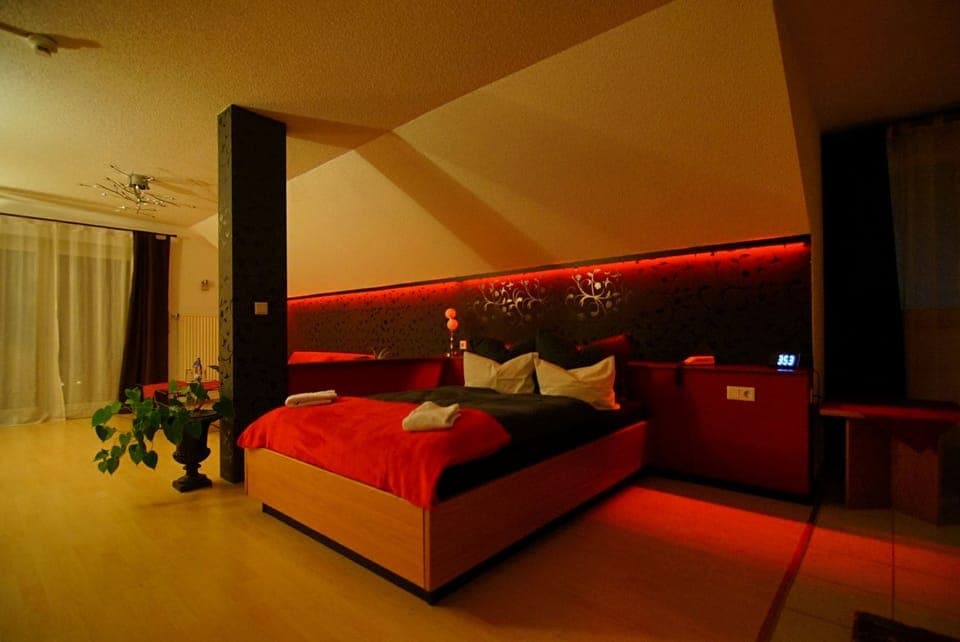 Exclusive Suite | Desk, soundproofing, iron/ironing board, free WiFi