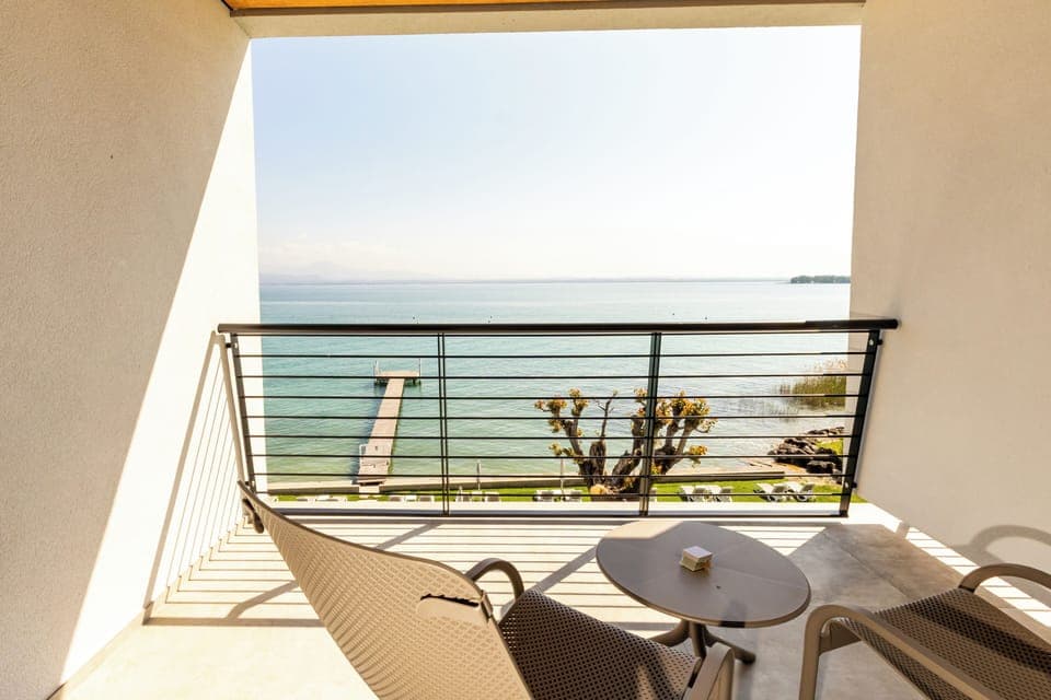 Deluxe Double Room, Lake View | Terrace/patio