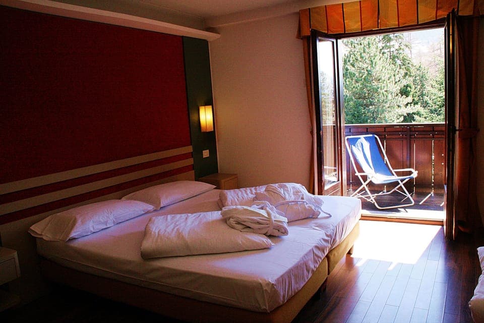 Superior Double Room | Minibar, in-room safe, desk, free WiFi