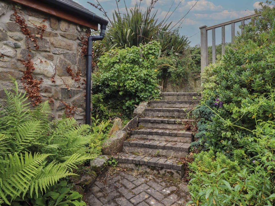 Cottage | Property grounds