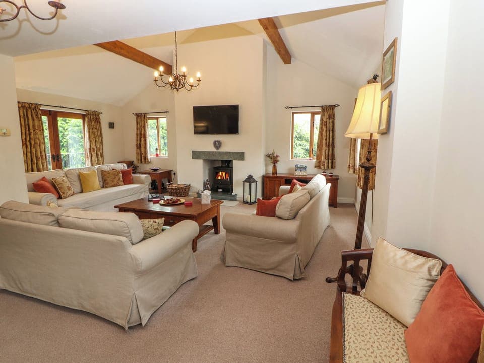 Cottage | Living area | TV