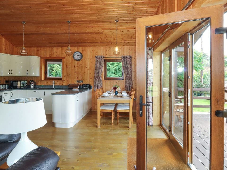 Cottage | Bathroom | Shower, hair dryer