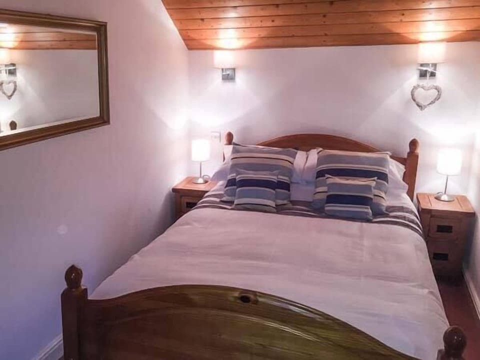 Cottage | 3 bedrooms, individually decorated, individually furnished, free WiFi