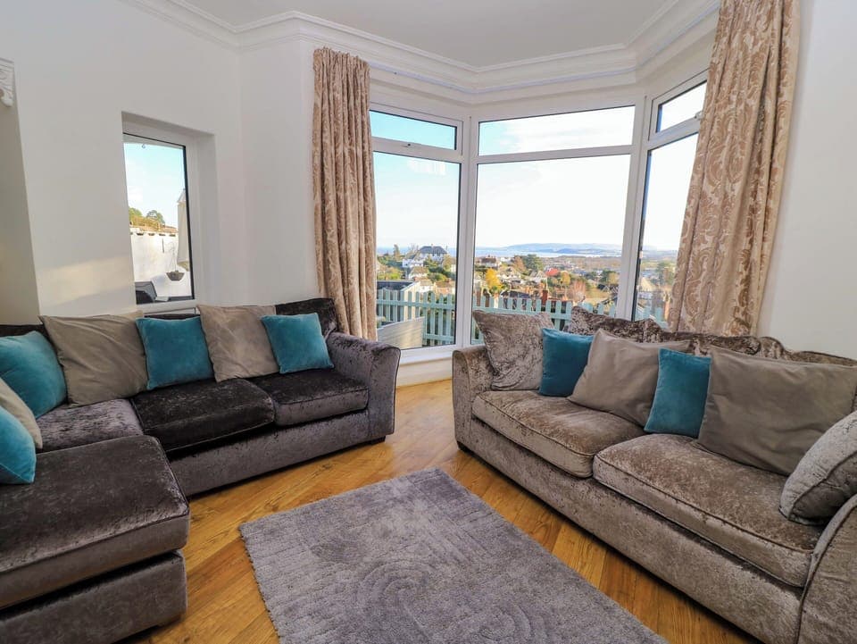 Cottage | Living area