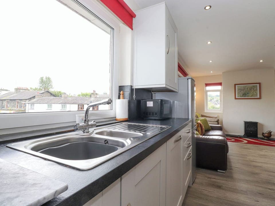Cottage | Private kitchen | Microwave, stovetop, dishwasher, highchair