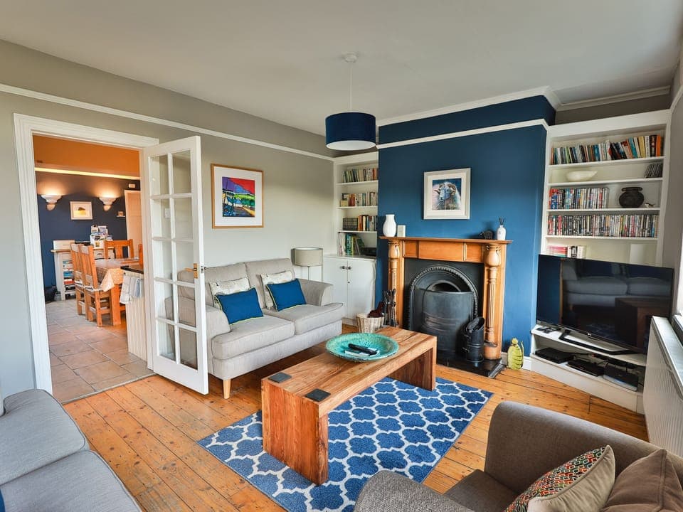 Cottage | Living area | TV, DVD player