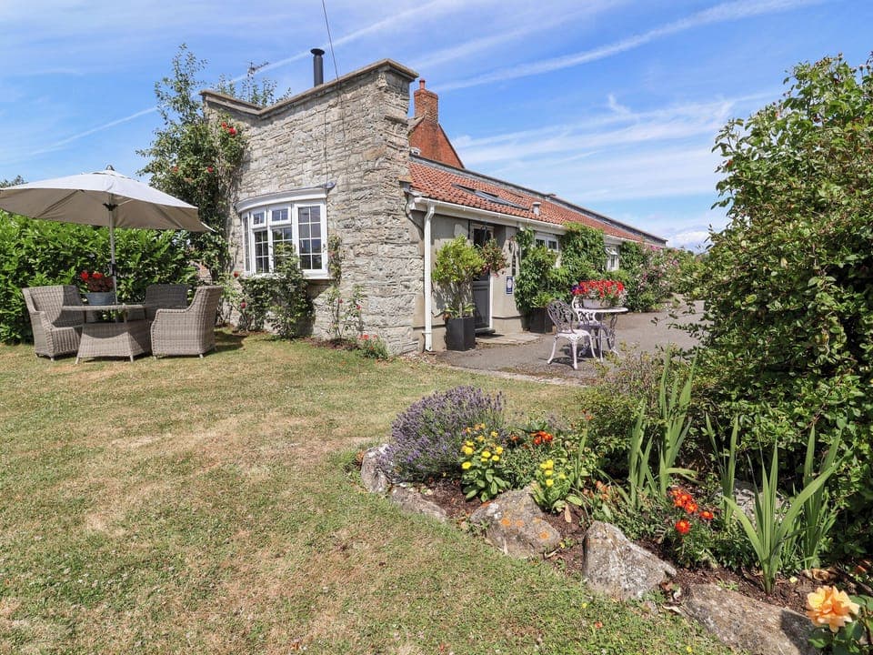 Cottage | Outdoor dining