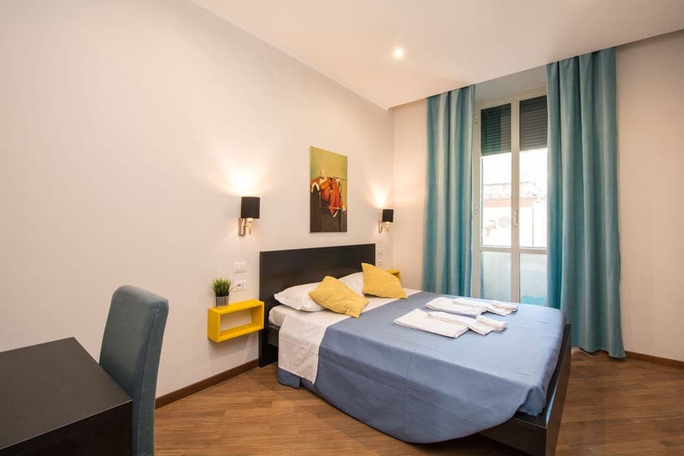 Standard Double Room, Ensuite, Courtyard View | Iron/ironing board, free WiFi