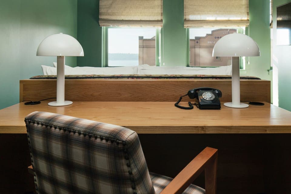 Deluxe Room, 1 King Bed (The King Studio) | Egyptian cotton sheets, premium bedding, minibar, in-room safe