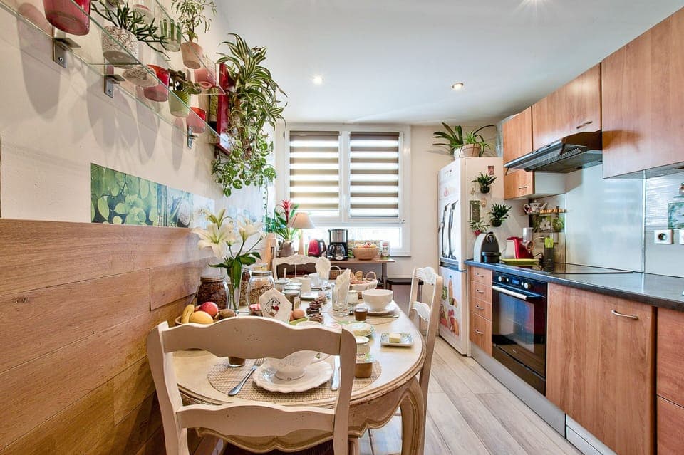 Free daily full breakfast