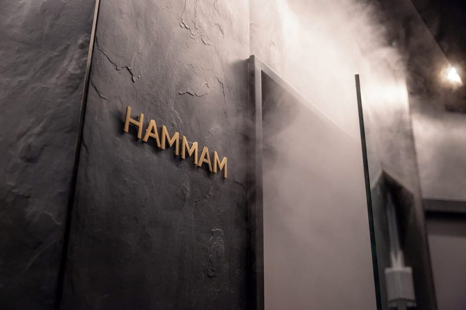 Sauna, steam room, 1 treatment room, massages