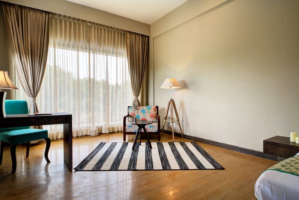 Luxury Room | In-room safe, desk, blackout drapes, soundproofing