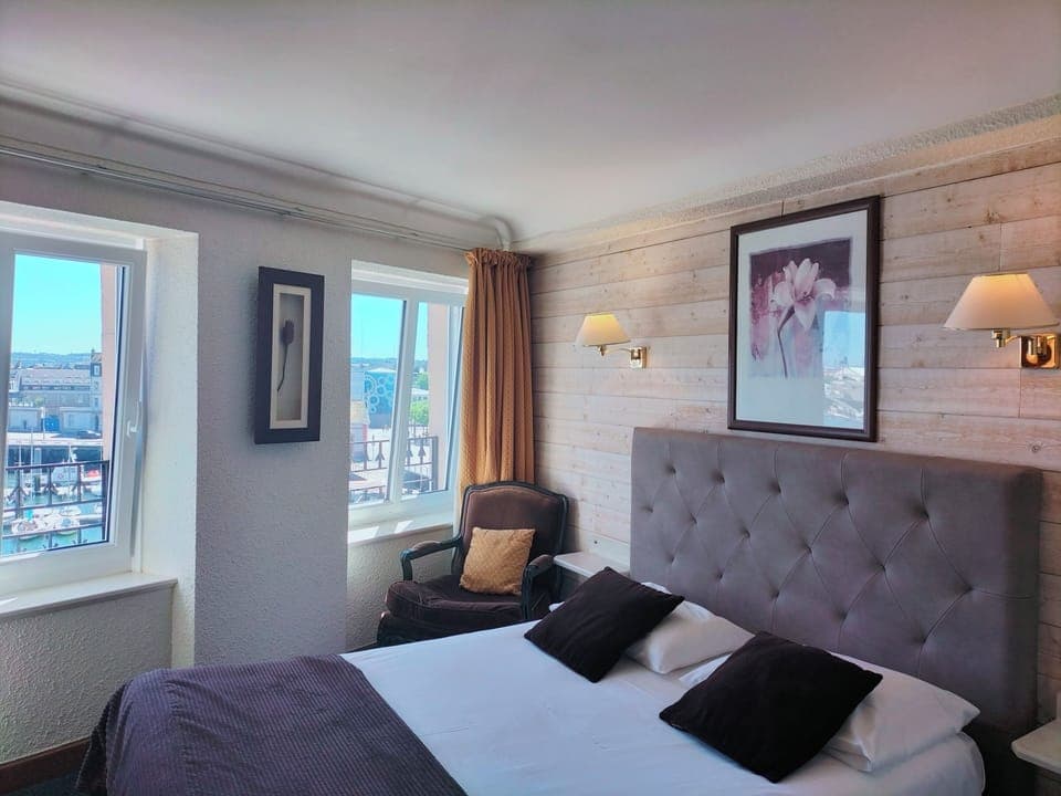 Panoramic Double Room, 1 Queen Bed, Non Smoking, Sea Facing | Desk, soundproofing, iron/ironing board, cribs/infant beds