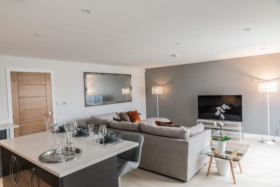 Apartment, Private Bathroom (Garden - Flat 4) | Dining