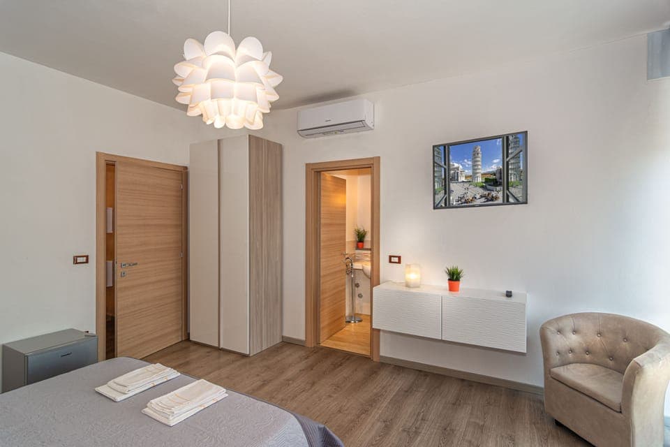 Triple Room | Blackout drapes, free WiFi, bed sheets