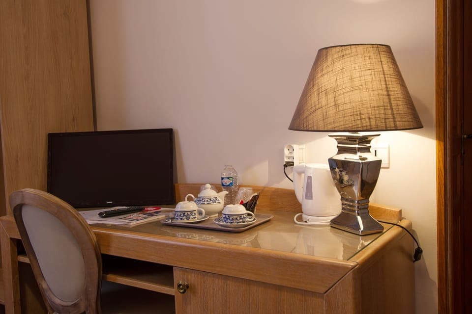 Superior Double Room | Desk, laptop workspace, blackout drapes, soundproofing