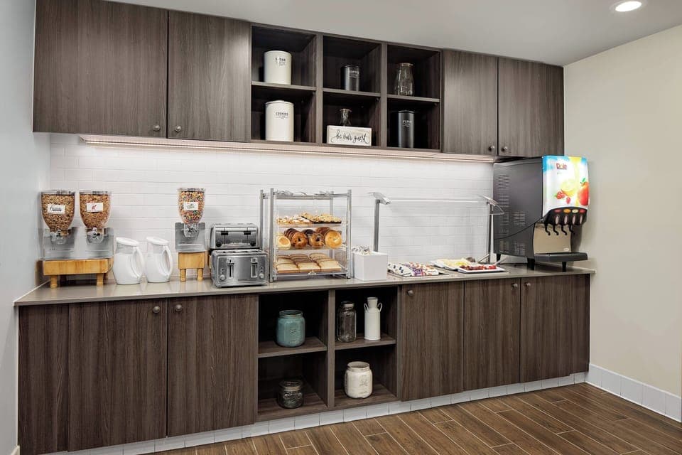 Free daily buffet breakfast