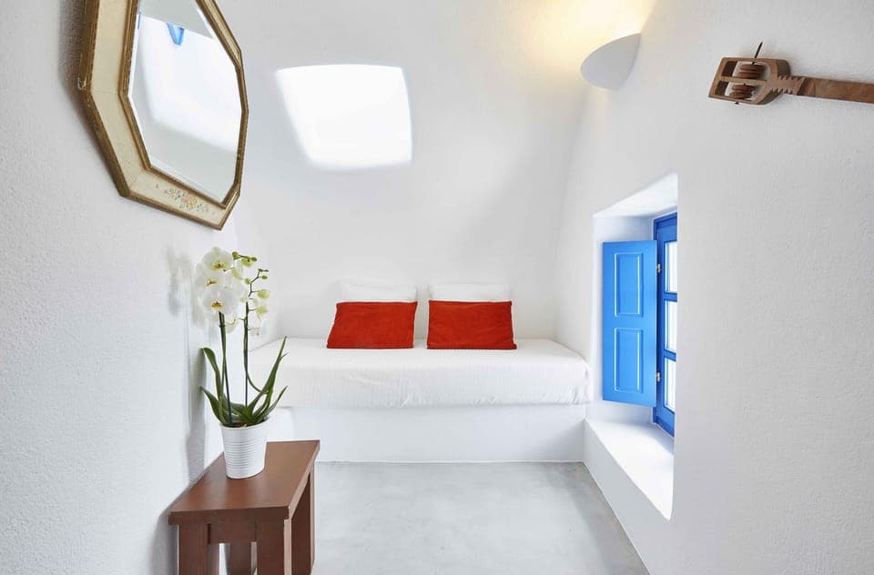 Plunge Pool Esperas Suite with Sea View | Premium bedding, pillowtop beds, minibar, in-room safe