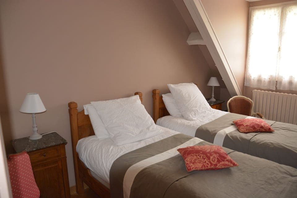 Comfort Suite | Premium bedding, pillowtop beds, individually decorated