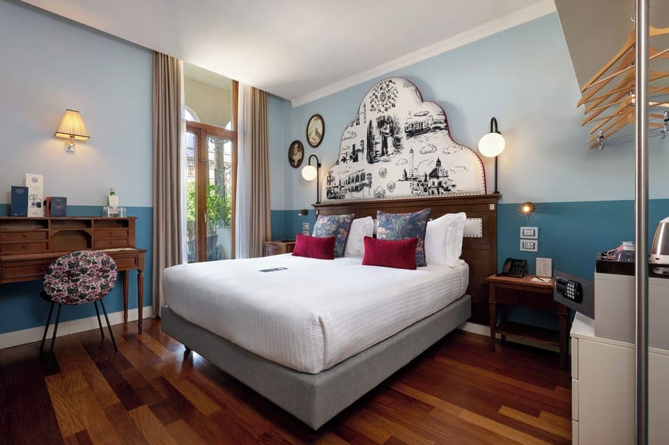 Standard Room, 1 Queen Bed, Terrace | Premium bedding, down comforters, pillowtop beds, minibar