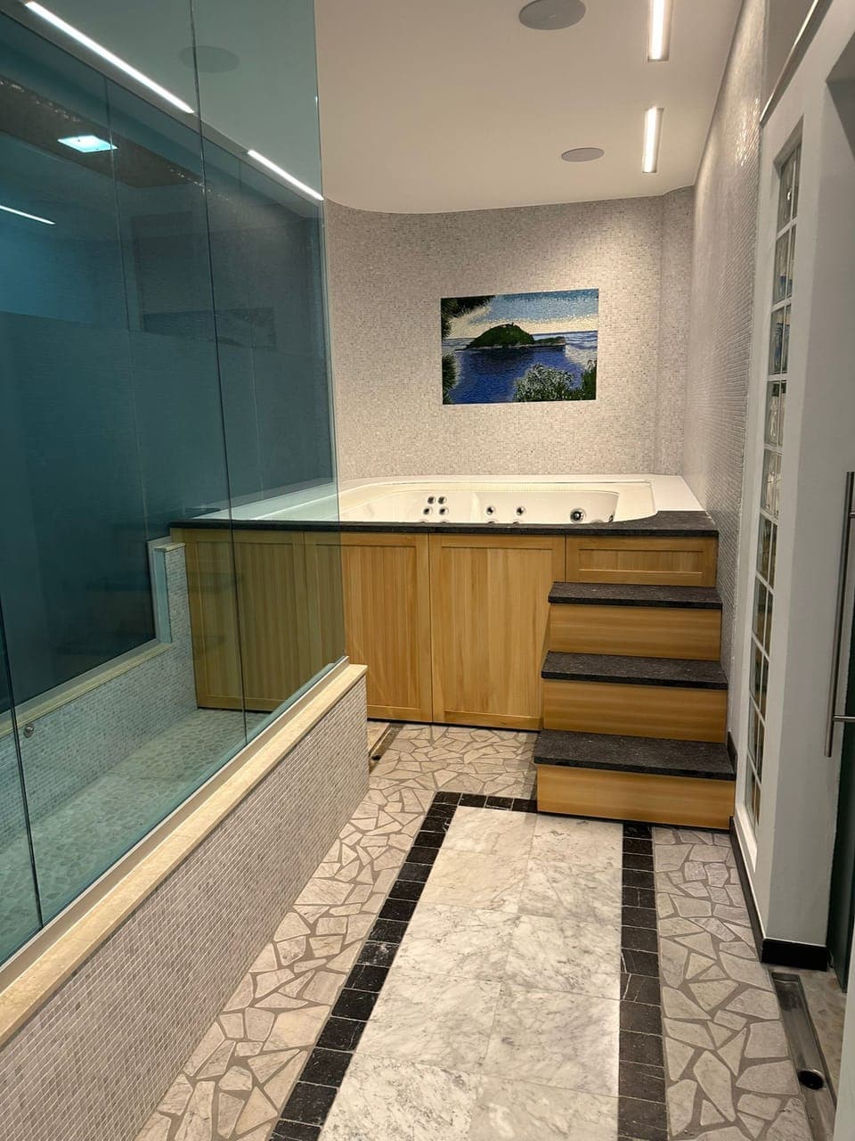 Sauna, hot tub, steam room, deep-tissue massages, Swedish massages