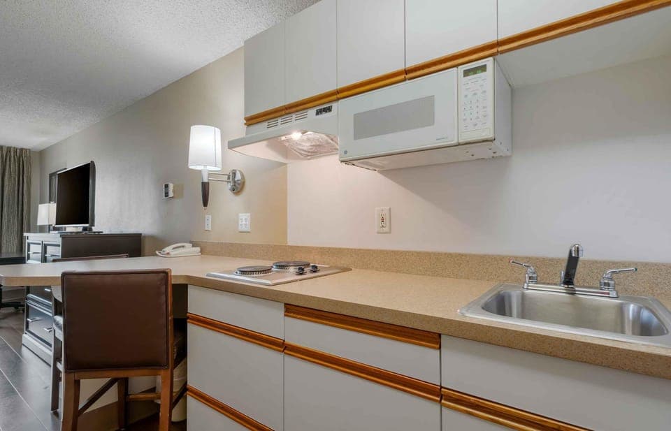 Fridge, microwave, stovetop