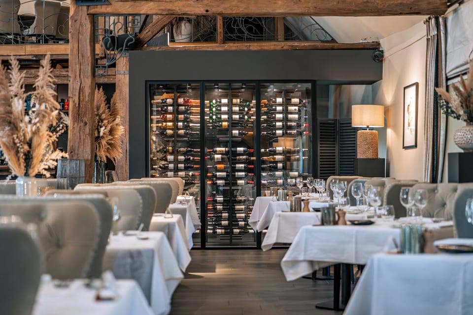 Breakfast, lunch and dinner served