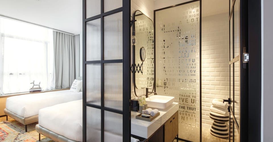 Room (Popular) | Bathroom | Shower, free toiletries, hair dryer, bathrobes