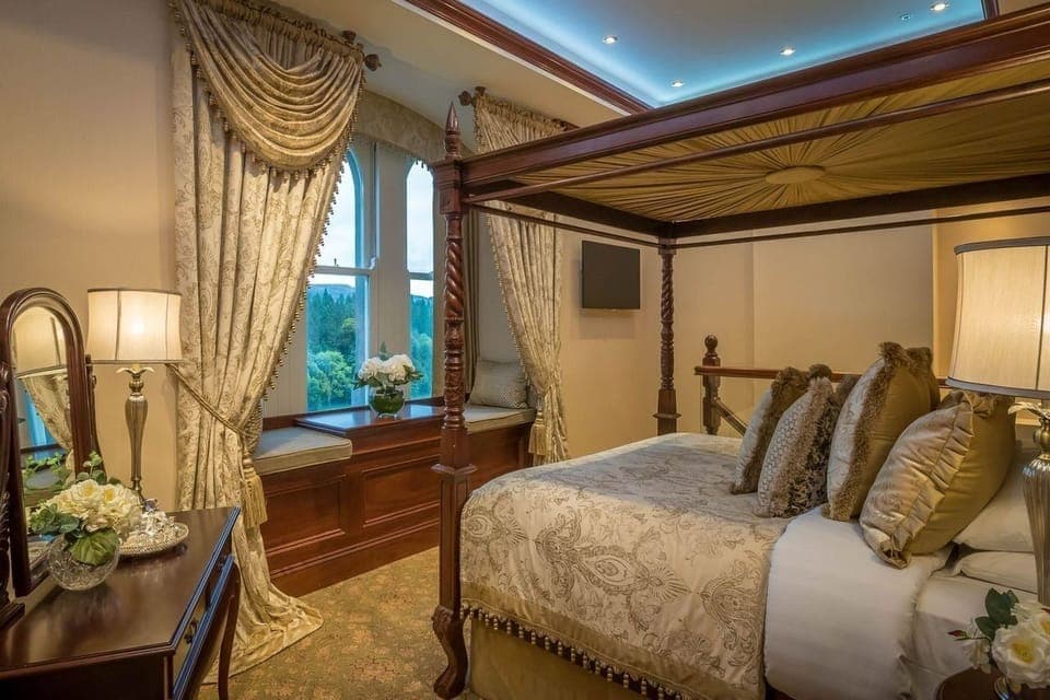 In-room safe, desk, soundproofing, iron/ironing board