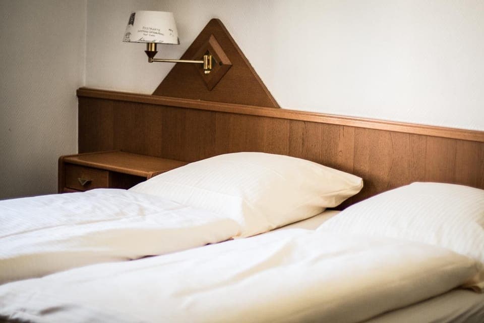 Double Room | Blackout drapes, iron/ironing board, free WiFi, bed sheets