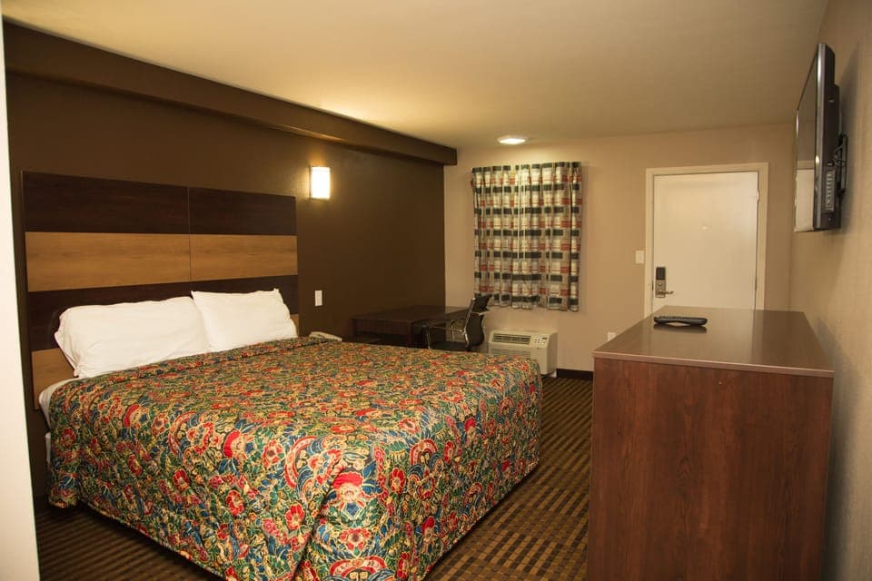Standard Single Room | Blackout drapes, free WiFi
