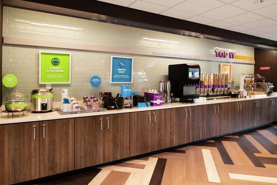Free daily continental breakfast