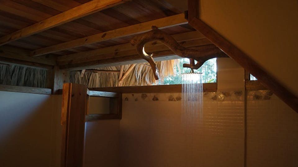 #8 Riverside Cabana- 2 Beds | Bathroom shower