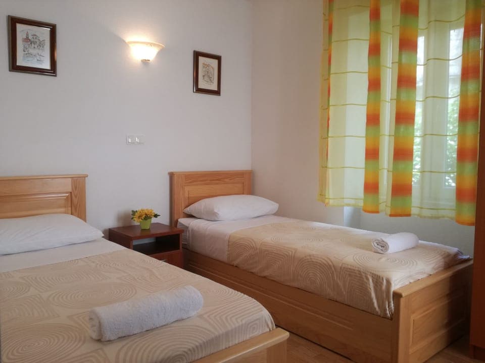 Standard Double Room, 2 Twin Beds | Desk, free WiFi, bed sheets