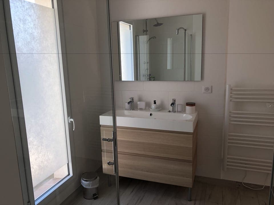 Double Room, 1 Double Bed, Non Smoking | Bathroom sink