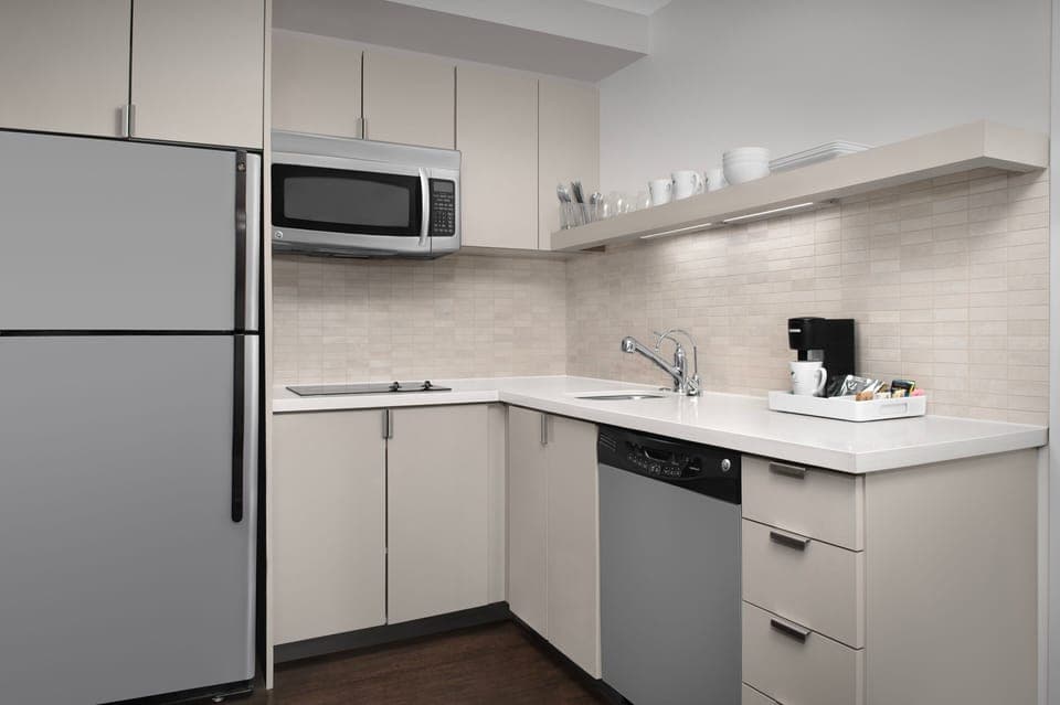 Suite, 1 Bedroom | In-room safe, desk, free WiFi, bed sheets