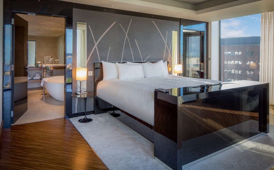 Presidential Suite | In-room safe, desk, laptop workspace, blackout drapes