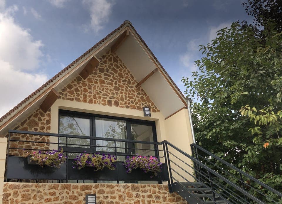 Deluxe Double Room, Balcony | Blackout drapes, soundproofing, free cribs/infant beds, rollaway beds