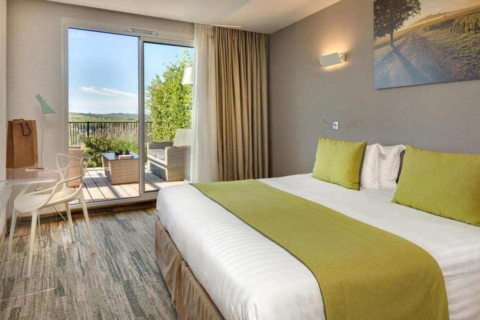 In-room safe, desk, blackout drapes, soundproofing