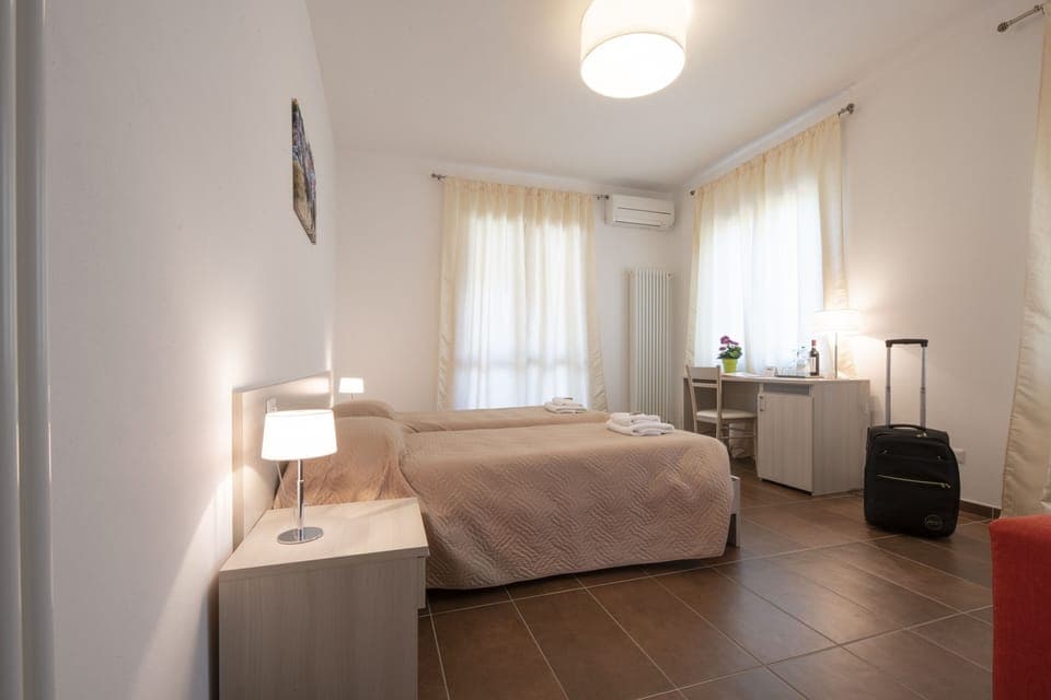 Triple Room, Multiple Beds | Free cribs/infant beds, free WiFi, bed sheets