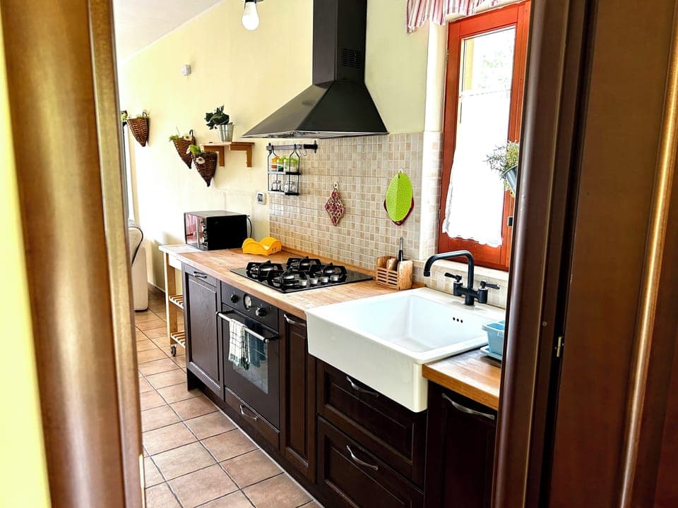 Superior Apartment, Multiple Beds, Partial Lake View | Private kitchen | Oven, cookware/dishes/utensils