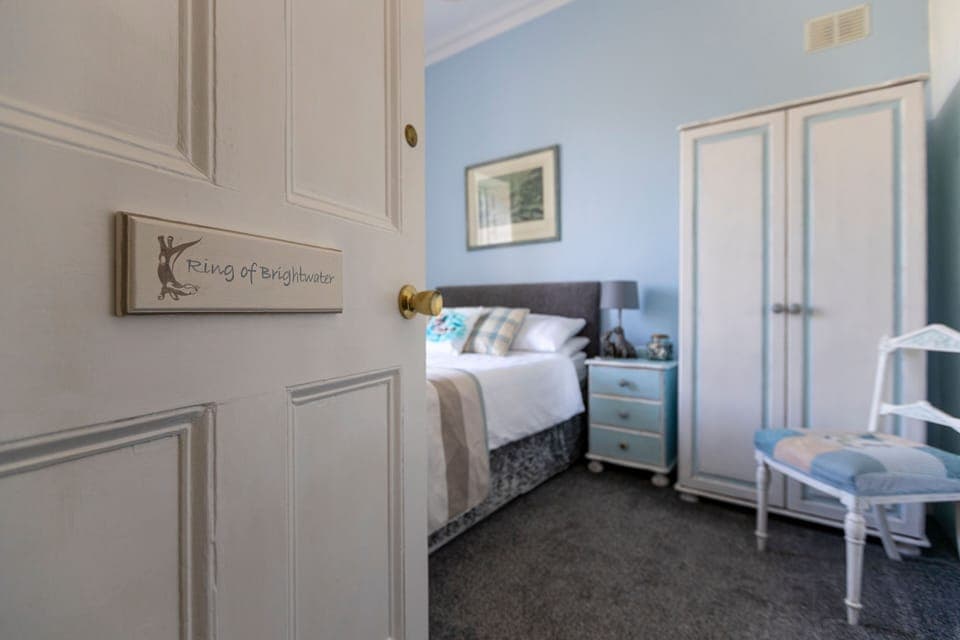 Deluxe Double Room, 1 Double Bed, Non Smoking | Individually decorated, individually furnished, iron/ironing board