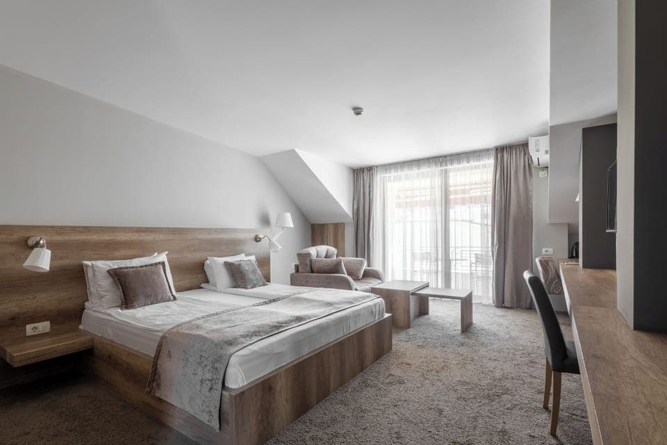 Deluxe Double Room | Premium bedding, minibar, in-room safe, desk