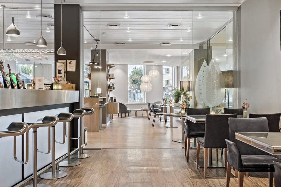 Breakfast, lunch, dinner served; Scandinavian cuisine 