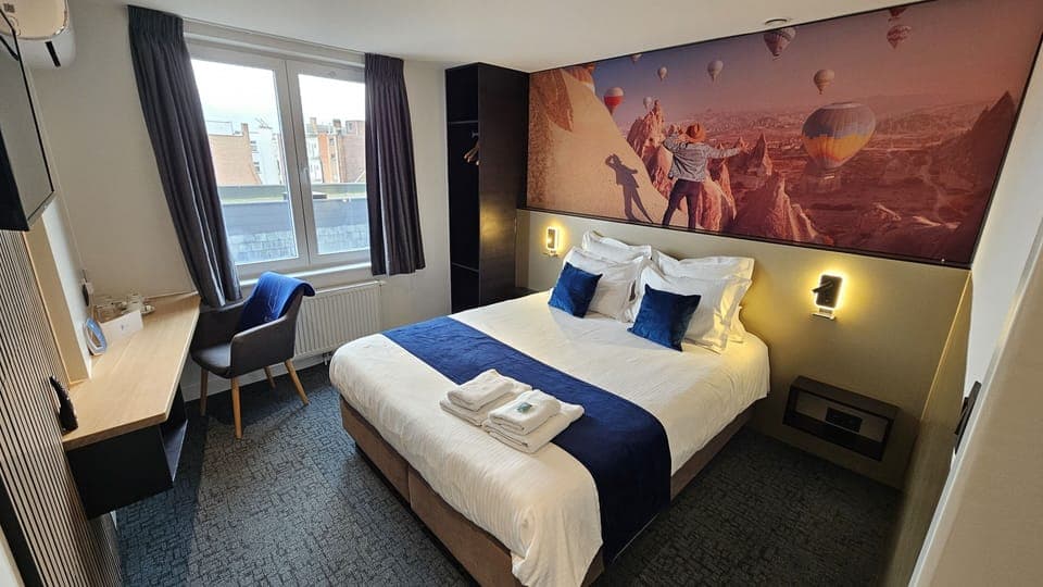 Double Room, 1 Double Bed | Desk, blackout drapes, free WiFi, bed sheets