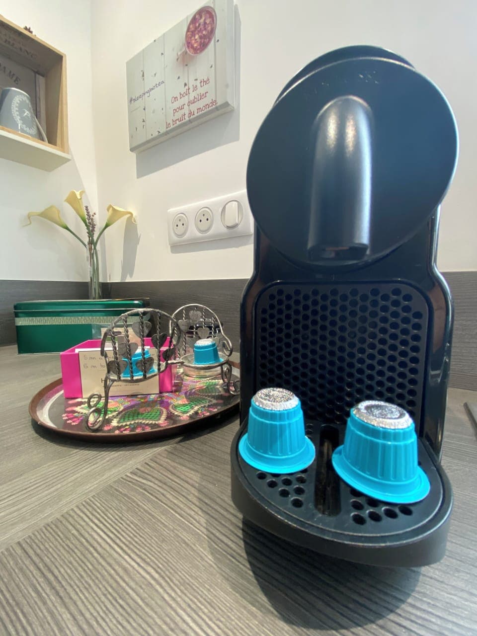 Deluxe Studio, 1 Queen Bed, Kitchen, Garden View | Private kitchen | Fridge, microwave, oven, stovetop