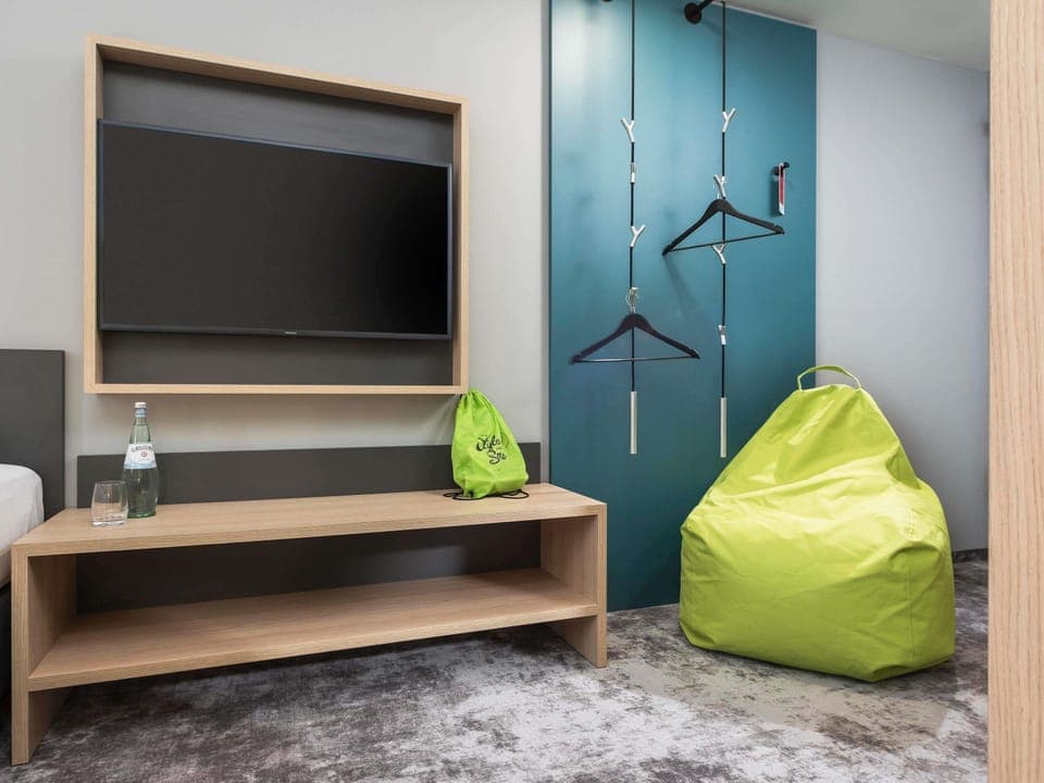 Family Double Room | Desk, blackout drapes, soundproofing, free WiFi